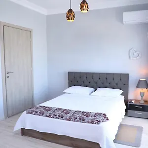  Apartament Damias